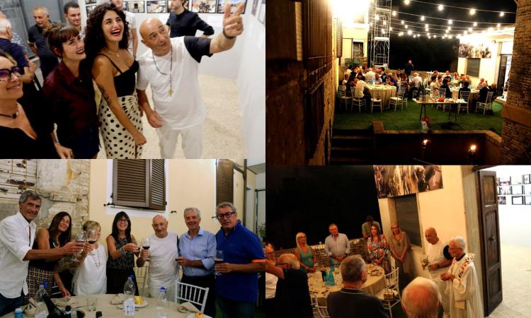 Macerata, brindisi e sorrisi al Cortile di Picchio News, inaugurato il nuovo ‘salotto culturale’ (PHOTOGALLERY)