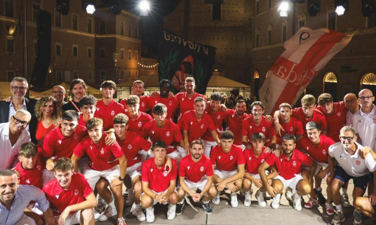 La Maceratese si presenta in piazza ai suoi tifosi, Crocioni: "Tutti uniti per riscattare la scorsa stagione" (VIDEO) La Maceratese si presenta in piazza ai suoi tifosi, Crocioni: "Tutti uniti per riscattare la scorsa stagione" (VIDEO)