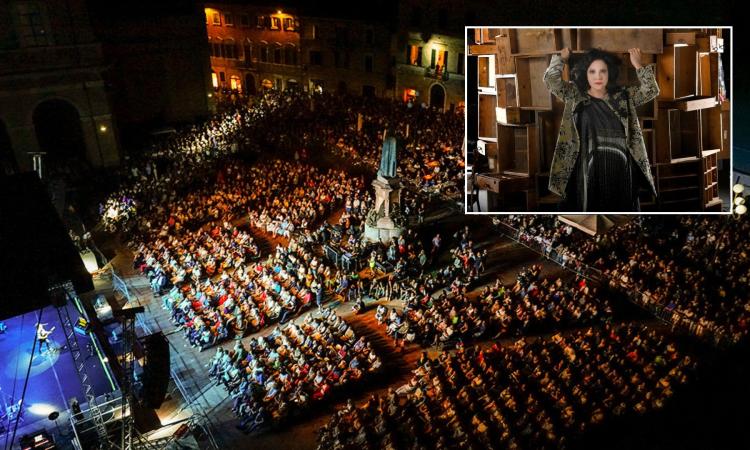 Lunaria, Antonella Ruggiero a Recanati con "Arpeggio Elettrico": concerto sold-out Lunaria, Antonella Ruggiero a Recanati con "Arpeggio Elettrico": concerto sold-out