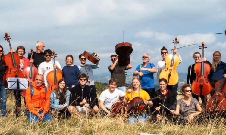 San Ginesio, tornano "i suoni del borgo" con Mario Brunello: concerto anche sul monte Sibilla San Ginesio, tornano "i suoni del borgo" con Mario Brunello: concerto anche sul monte Sibilla