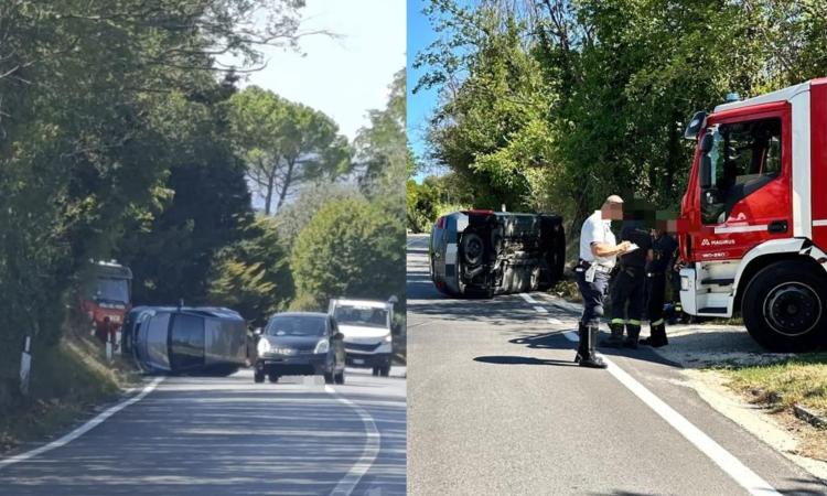 Macerata, perde il controllo dell'auto e si ribalta: paura per il conducente