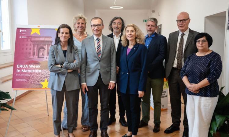 UniMc, otto atenei riuniti per un nuovo modello d'istruzione universitaria europea UniMc, otto atenei riuniti per un nuovo modello d'istruzione universitaria europea