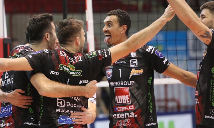 Jesi Volley Cup 2024, la Lube supera l'Allianz Milano in tre set e va in Finalissima contro i Block Devils Jesi Volley Cup 2024, la Lube supera l'Allianz Milano in tre set e va in Finalissima contro i Block Devils