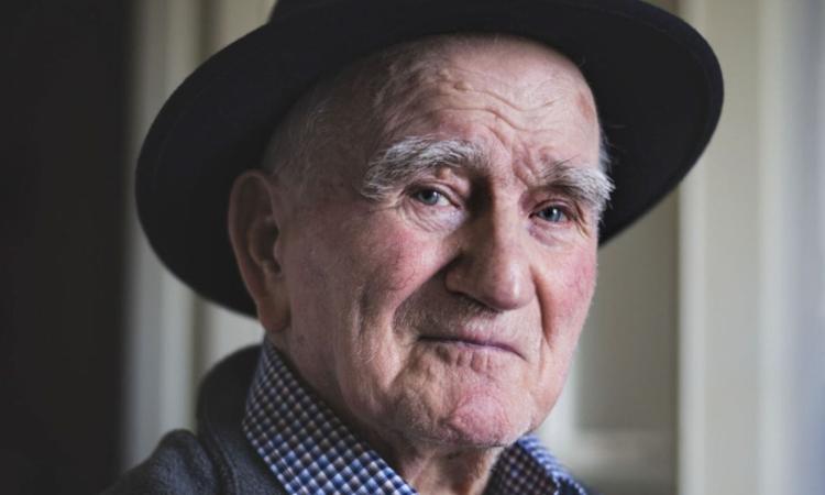 Treia piange il centenario Pierino Coppari: ex bersagliere ha affrontato la Seconda Guerra Mondiale Treia piange il centenario Pierino Coppari: ex bersagliere ha affrontato la Seconda Guerra Mondiale