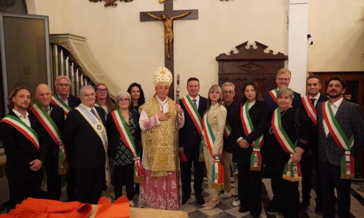 Tolentino, folla in festa per San Nicola: si concludono con successo le celebrazioni dedicate al compatrono Tolentino, folla in festa per San Nicola: si concludono con successo le celebrazioni dedicate al compatrono