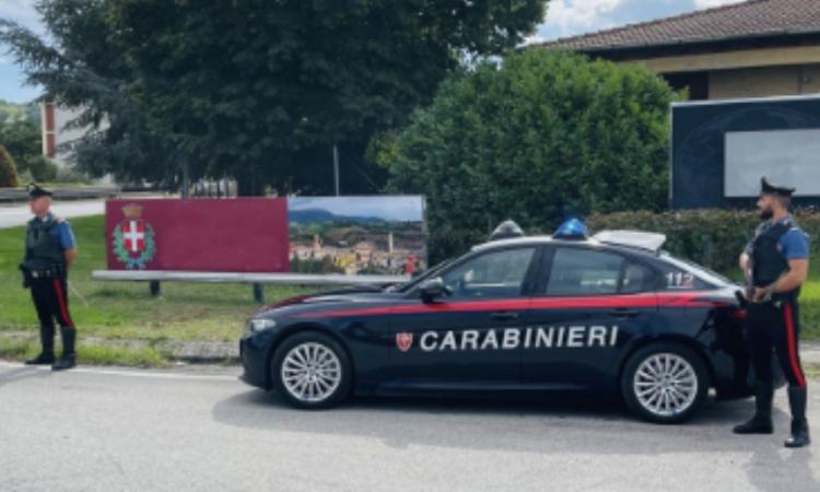 Visso, numerosi furti in quattro anni: trovato in un B&B e arrestato 47enne Visso, numerosi furti in quattro anni: trovato in un B&B e arrestato 47enne