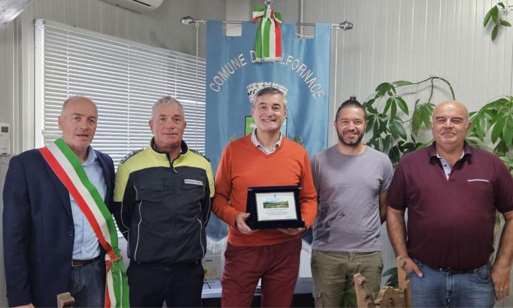 Valfornace saluta il luogotenente Diamanti: l'ex comandante va in pensione Valfornace saluta il luogotenente Diamanti: l'ex comandante va in pensione