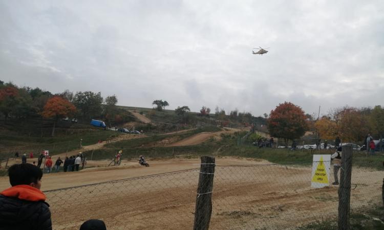 Cingoli, incidente al crossodromo: giovane pilota 19enne a Torrette Cingoli, incidente al crossodromo: giovane pilota 19enne a Torrette