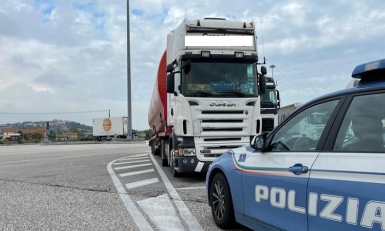 Dall’autostrada alla statale: uomo in stato confusionale ritrovato dopo ore di ricerche Dall’autostrada alla statale: uomo in stato confusionale ritrovato dopo ore di ricerche