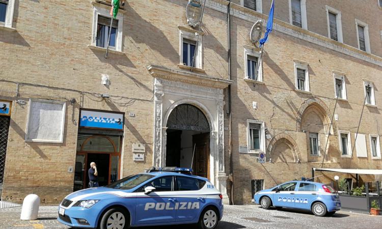 Violenze tra le mura domestiche: sei provvedimenti del questore di Macerata Violenze tra le mura domestiche: sei provvedimenti del questore di Macerata