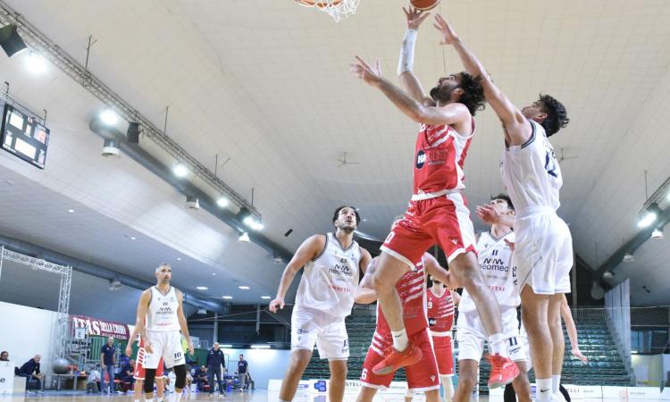 Basket, una Matelica falcidiata dagli infortuni cade contro il Bramante Pesaro Basket, una Matelica falcidiata dagli infortuni cade contro il Bramante Pesaro