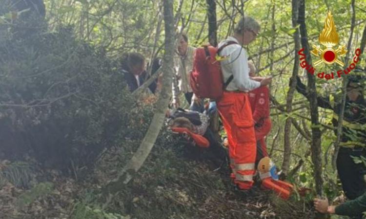 Fiastra, soccorsa una donna caduta nel bosco