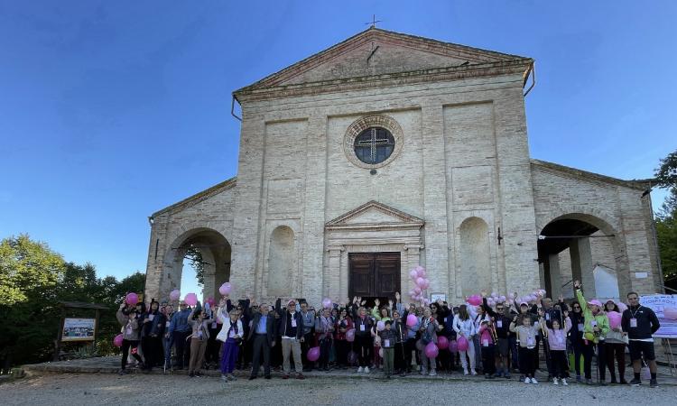 "Ottobre rosa" a Mogliano: donati fondi all'associazione LeOrchiDee