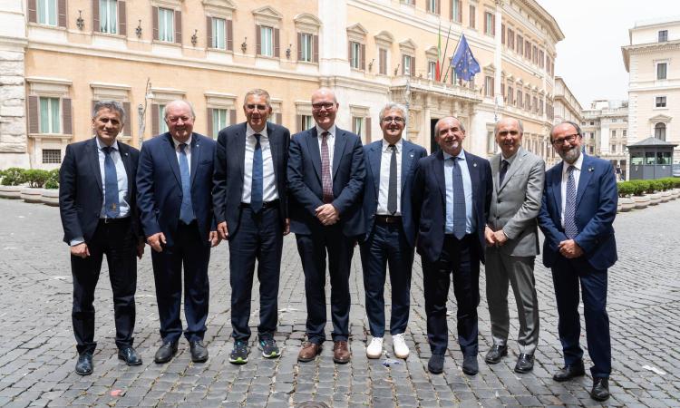 Tagli agli Atenei - I rettori di Marche, Abruzzo e Umbria uniti: "Si minaccia il futuro" Tagli agli Atenei - I rettori di Marche, Abruzzo e Umbria uniti: "Si minaccia il futuro"