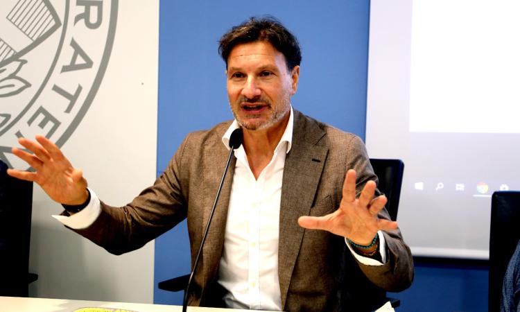 Macerata, l'intelligenza artificiale e i social visti da "Il Fatto Quotidiano": Luca D'Aprile ospite di Unimc Macerata, l'intelligenza artificiale e i social visti da "Il Fatto Quotidiano": Luca D'Aprile ospite di Unimc