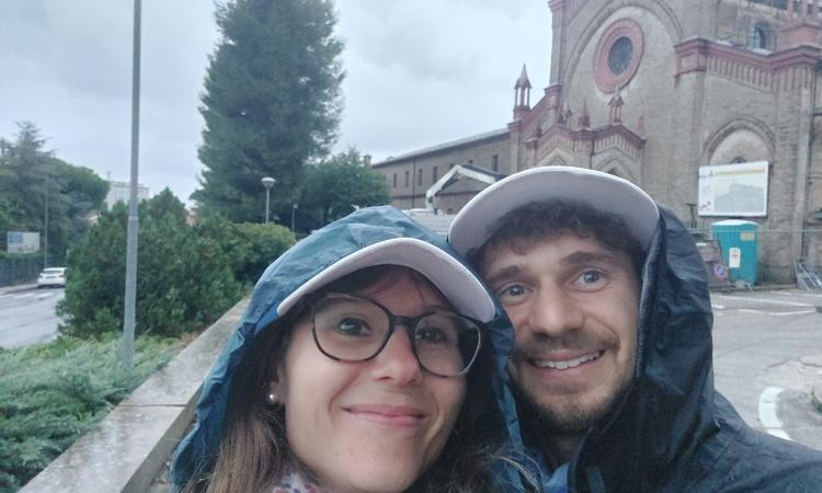 Un cammino d'amore e di fede: la luna di miele di Silvia e Giovanni sulla Via Lauretana