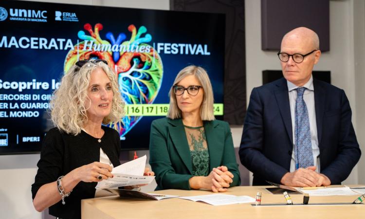 Unimc, da Lella Costa a Franco Arminio: torna il Macerata Humanities Festival Unimc, da Lella Costa a Franco Arminio: torna il Macerata Humanities Festival
