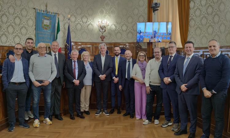 Provincia, si insedia il nuovo Consiglio: ecco gli eletti Provincia, si insedia il nuovo Consiglio: ecco gli eletti