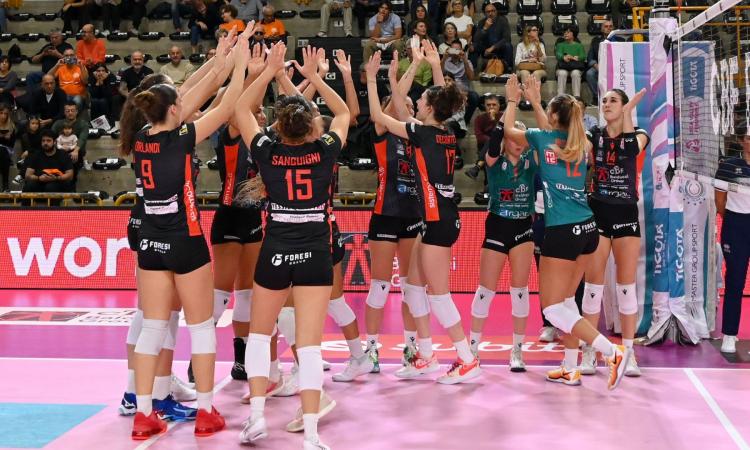 Seconda vittoria per la CBF Balducci HR Macerata: esordio in casa bagnato con un altro 3-0 su Mondovì Seconda vittoria per la CBF Balducci HR Macerata: esordio in casa bagnato con un altro 3-0 su Mondovì