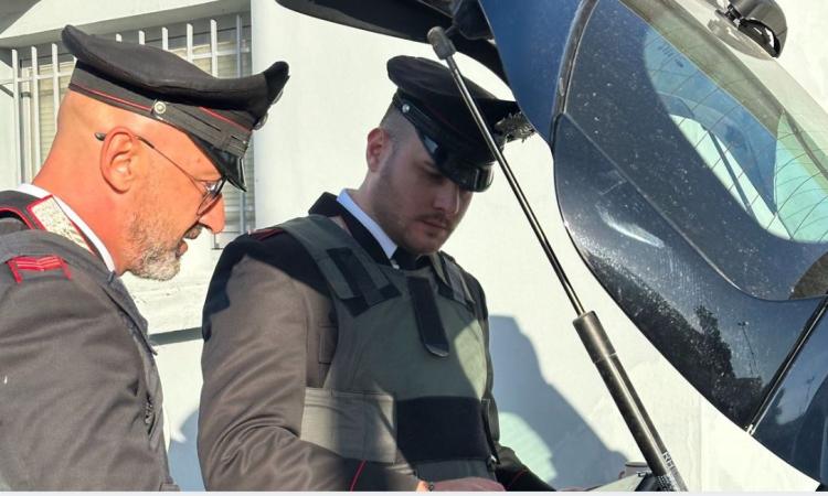 Recanati, nasconde la droga nei calzini: arrestato 24enne Recanati, nasconde la droga nei calzini: arrestato 24enne