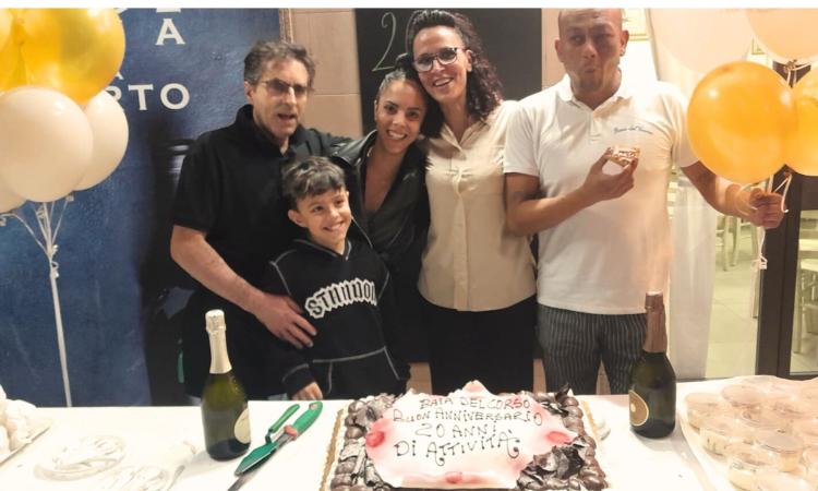 Dalla Calabria a Porto Recanati, la scommessa vinta da Tonino e Romina: il ristorante "Baia del Corso" compie 20 anni d'attività Dalla Calabria a Porto Recanati, la scommessa vinta da Tonino e Romina: il ristorante "Baia del Corso" compie 20 anni d'attività