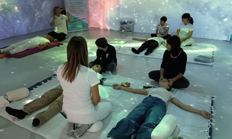 Macerata - Il Convitto 'a scuola' di Shiatsu, studenti entusiasti: "Non volevamo più andare via" Macerata - Il Convitto 'a scuola' di Shiatsu, studenti entusiasti: "Non volevamo più andare via"