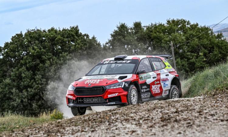 San Severino, il Rally delle Marche scalda i motori: Piazza del Popolo si trasforma in un circuito San Severino, il Rally delle Marche scalda i motori: Piazza del Popolo si trasforma in un circuito