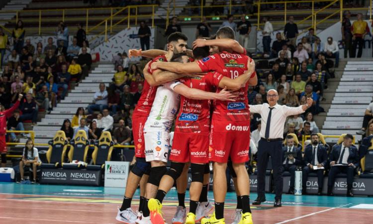Altalena di emozioni a Verona, la Lube cade in quattro set dopo oltre due ore di battaglia sportiva Altalena di emozioni a Verona, la Lube cade in quattro set dopo oltre due ore di battaglia sportiva