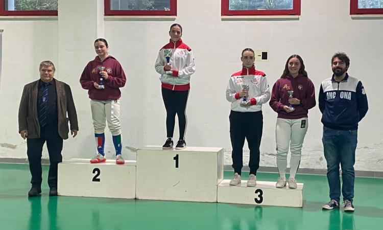 Macerata Scherma, Ilaria Palomba e Ludovica Pettinari sul podio nella gara U17 ad Ancona