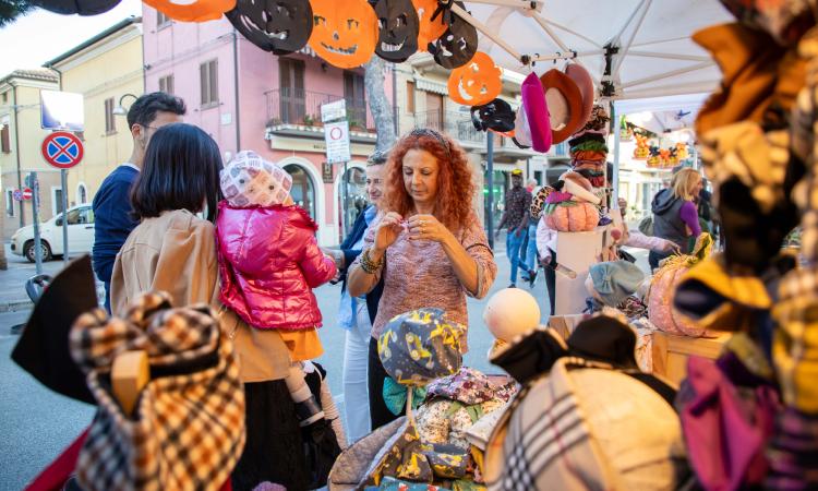 "Zucche ovunque" a Porto Recanati, mercatini e animazione in centro