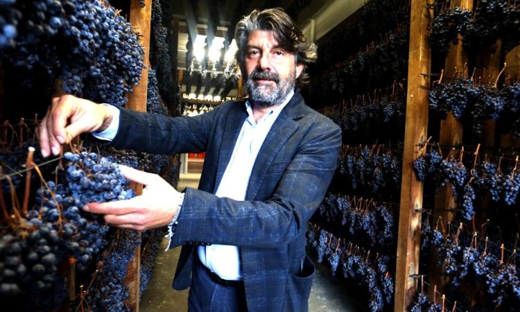 Nel cuore della tradizione: l'affascinante metodo dell'appassimento dell'azienda Quacquarini (VIDEO e FOTO) Nel cuore della tradizione: l'affascinante metodo dell'appassimento dell'azienda Quacquarini (VIDEO e FOTO)