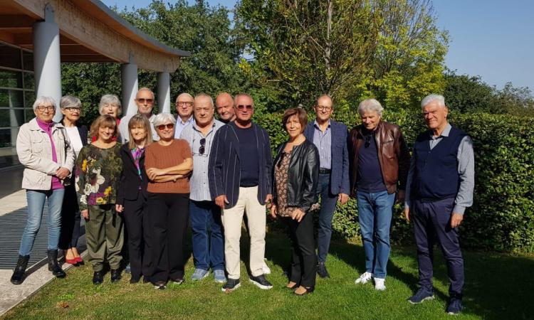 Tolentino, si ritrovano a 50 anni dal diploma: reunion per gli studenti della 5B