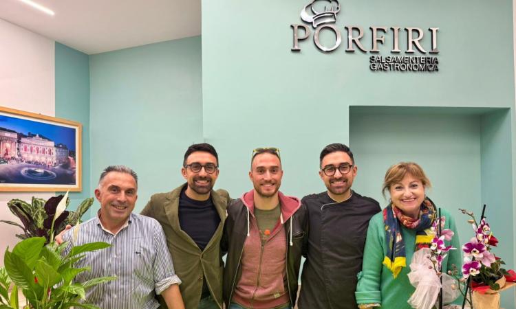 Macerata, la Rosticceria Porfiri celebra 61 anni di attività regalandosi un nuovo punto ristoro Macerata, la Rosticceria Porfiri celebra 61 anni di attività regalandosi un nuovo punto ristoro