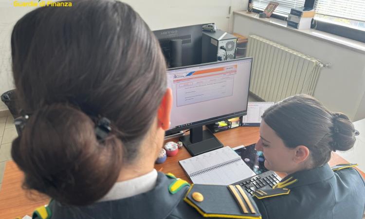 Camerino, 6 case affittate "in nero" per quasi 80mila euro: sanzionati nove proprietari Camerino, 6 case affittate "in nero" per quasi 80mila euro: sanzionati nove proprietari