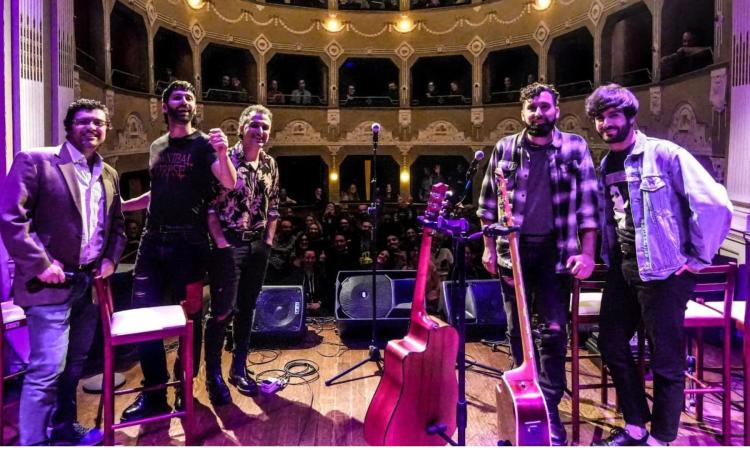 I FASK ancora protagonisti a Montecosaro: canzoni e autografi con i fan al Teatro delle Logge