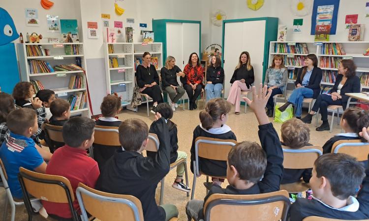 Macerata, inaugurata al Convitto la nuova biblioteca della Scuola Primaria Macerata, inaugurata al Convitto la nuova biblioteca della Scuola Primaria