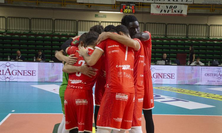 Volley A2, Banca Macerata Fisiomed trionfa in casa: Emma Villas Siena battuta in tre set Volley A2, Banca Macerata Fisiomed trionfa in casa: Emma Villas Siena battuta in tre set