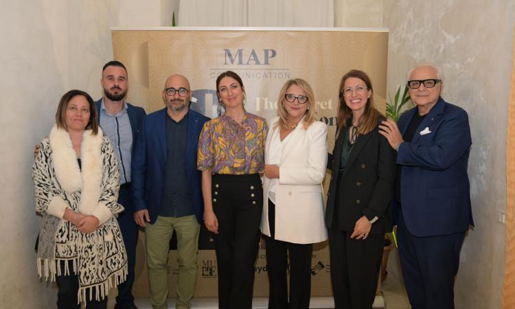 "The secret life of songs" emoziona e coinvolge, prestigioso parterre all'evento firmato Map Communication "The secret life of songs" emoziona e coinvolge, prestigioso parterre all'evento firmato Map Communication