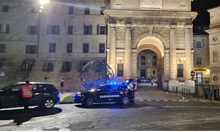 Controlli dei carabinieri nel Maceratese: 24enne trovato con 30 grammi hashish: denunciato Controlli dei carabinieri nel Maceratese: 24enne trovato con 30 grammi hashish: denunciato