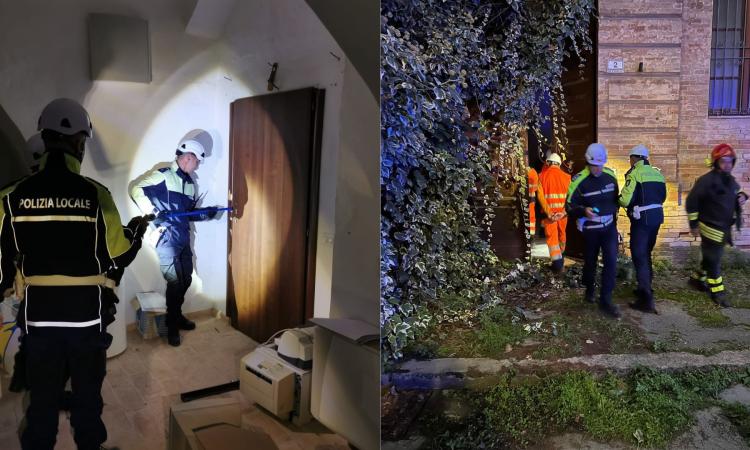 Macerata, occupazione abusiva del Convitto: irruzione della polizia locale all'alba (FOTO)