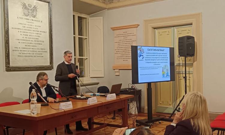 San Severino, oncologi a confronto nella Sala degli Stemmi: l'importanza della prevenzione San Severino, oncologi a confronto nella Sala degli Stemmi: l'importanza della prevenzione