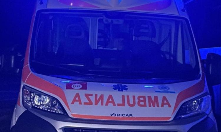 Porto Recanati, donna investita da un furgone in centro: trasportata al Pronto Soccorso Porto Recanati, donna investita da un furgone in centro: trasportata al Pronto Soccorso