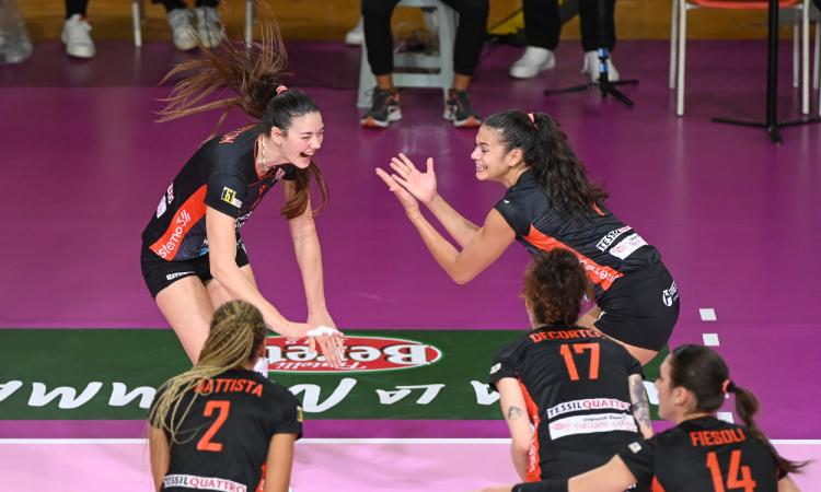 Volley, Cbf Balducci col vestito di gala: Brescia spazzata via in 3 set nel big match Volley, Cbf Balducci col vestito di gala: Brescia spazzata via in 3 set nel big match