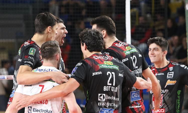 Boninfante illumina, la Lube è uno schiacciasassi in casa: Piacenza travolta in tre set Boninfante illumina, la Lube è uno schiacciasassi in casa: Piacenza travolta in tre set