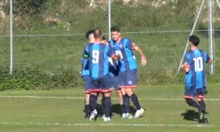 Stangata all'Urbis Salvia: -12 in classifica, multa e maxi squalifiche per dirigenti e giocatori Stangata all'Urbis Salvia: -12 in classifica, multa e maxi squalifiche per dirigenti e giocatori