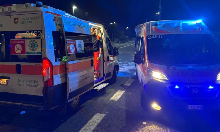 Matilde non aspetta: parto a sorpresa in ambulanza al casello Loreto-Porto Recanati Matilde non aspetta: parto a sorpresa in ambulanza al casello Loreto-Porto Recanati