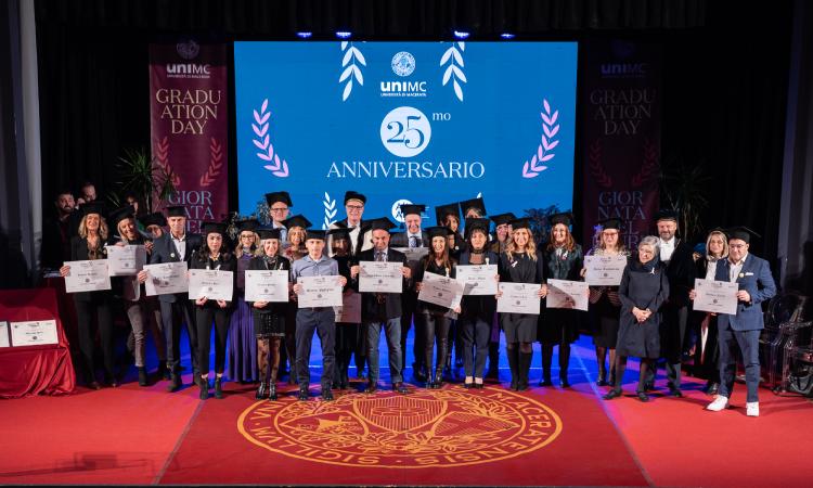 'AAA Cercansi dottori': l’Università di Macerata festeggia i suoi laureati di 25 e 50 anni fa 'AAA Cercansi dottori': l’Università di Macerata festeggia i suoi laureati di 25 e 50 anni fa