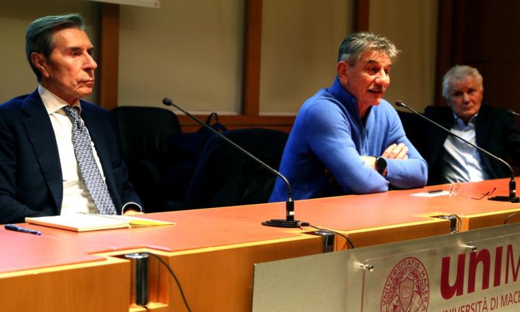 "Occhio clinico e sogni nel cassetto": Ariedo Braida insegna come scoprire talenti a Unimc (FOTO e VIDEO) "Occhio clinico e sogni nel cassetto": Ariedo Braida insegna come scoprire talenti a Unimc (FOTO e VIDEO)