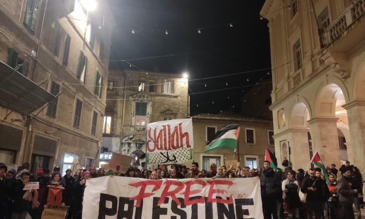 Macerata, manifestazione pro Palestina in centro: come cambia la viabilità Macerata, manifestazione pro Palestina in centro: come cambia la viabilità
