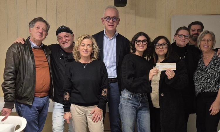Civitanova, raccolti 3 mila euro per l'associazione Gaia: un aiuto per i bambini del Salesi Civitanova, raccolti 3 mila euro per l'associazione Gaia: un aiuto per i bambini del Salesi